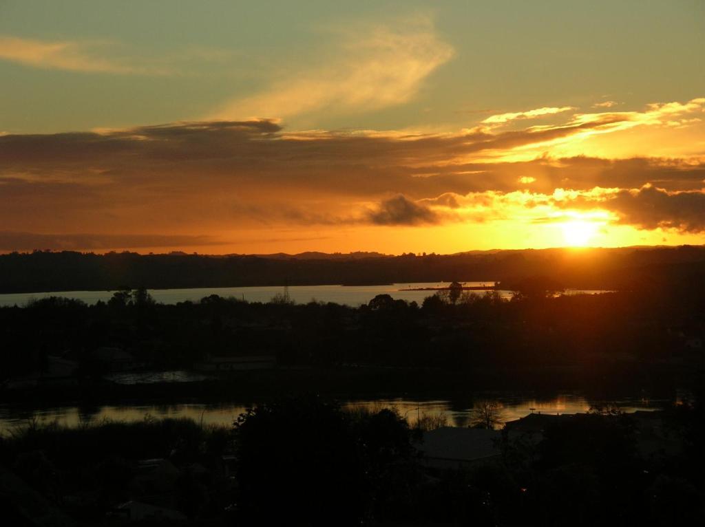 Hotel Manor Views Nz Huntly Exterior foto