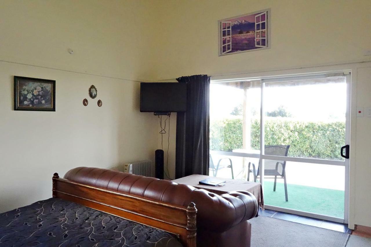 Hotel Manor Views Nz Huntly Exterior foto