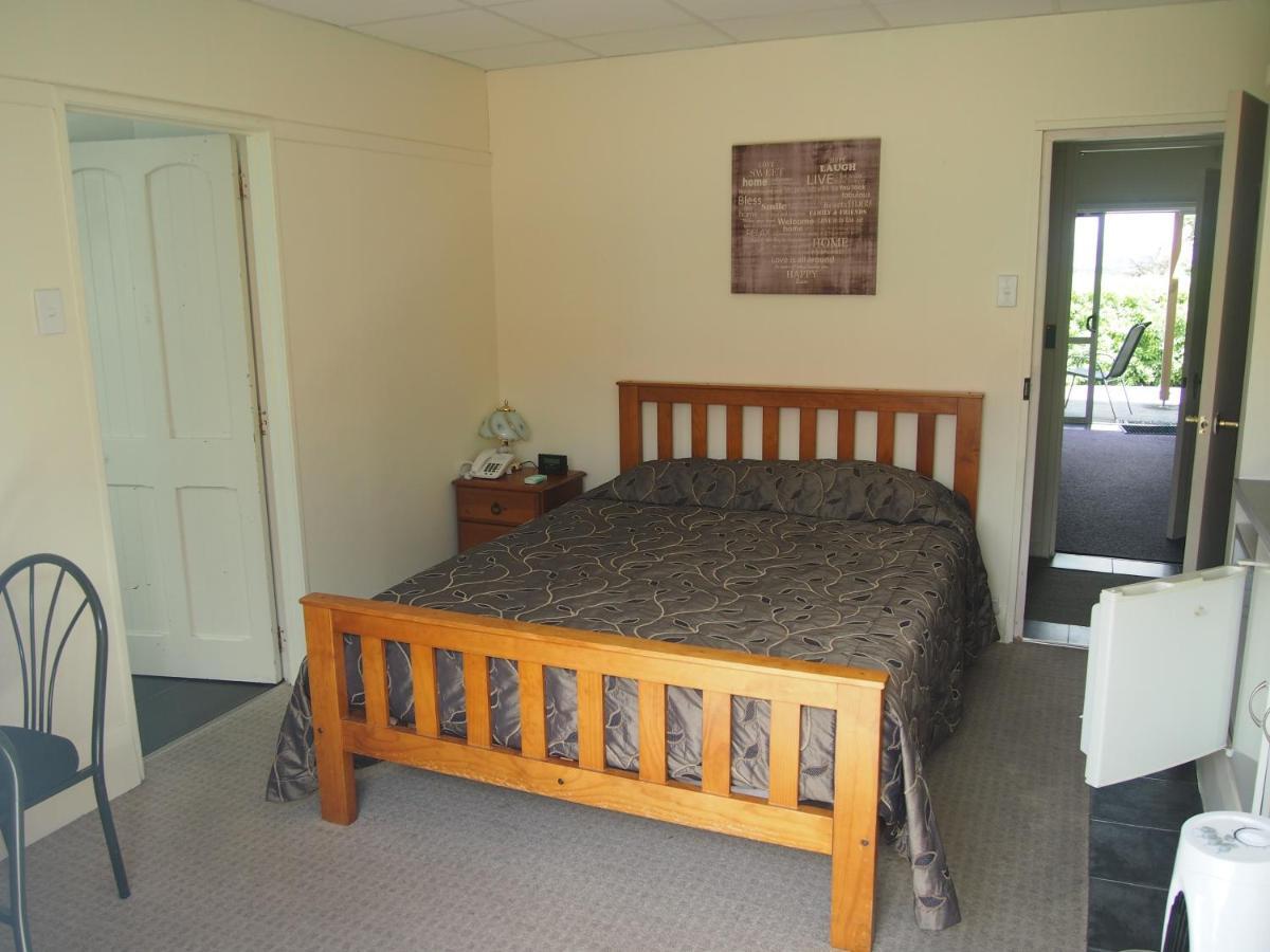 Hotel Manor Views Nz Huntly Exterior foto